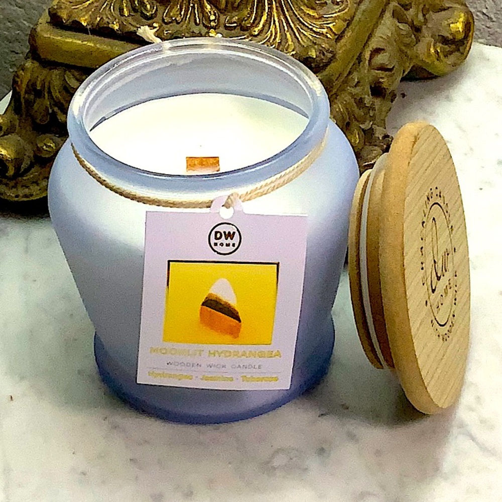 DW HOME CANDLE MOONLIT HYDRANGEA CRACKLING WOOD WICK NEW 9.5oz